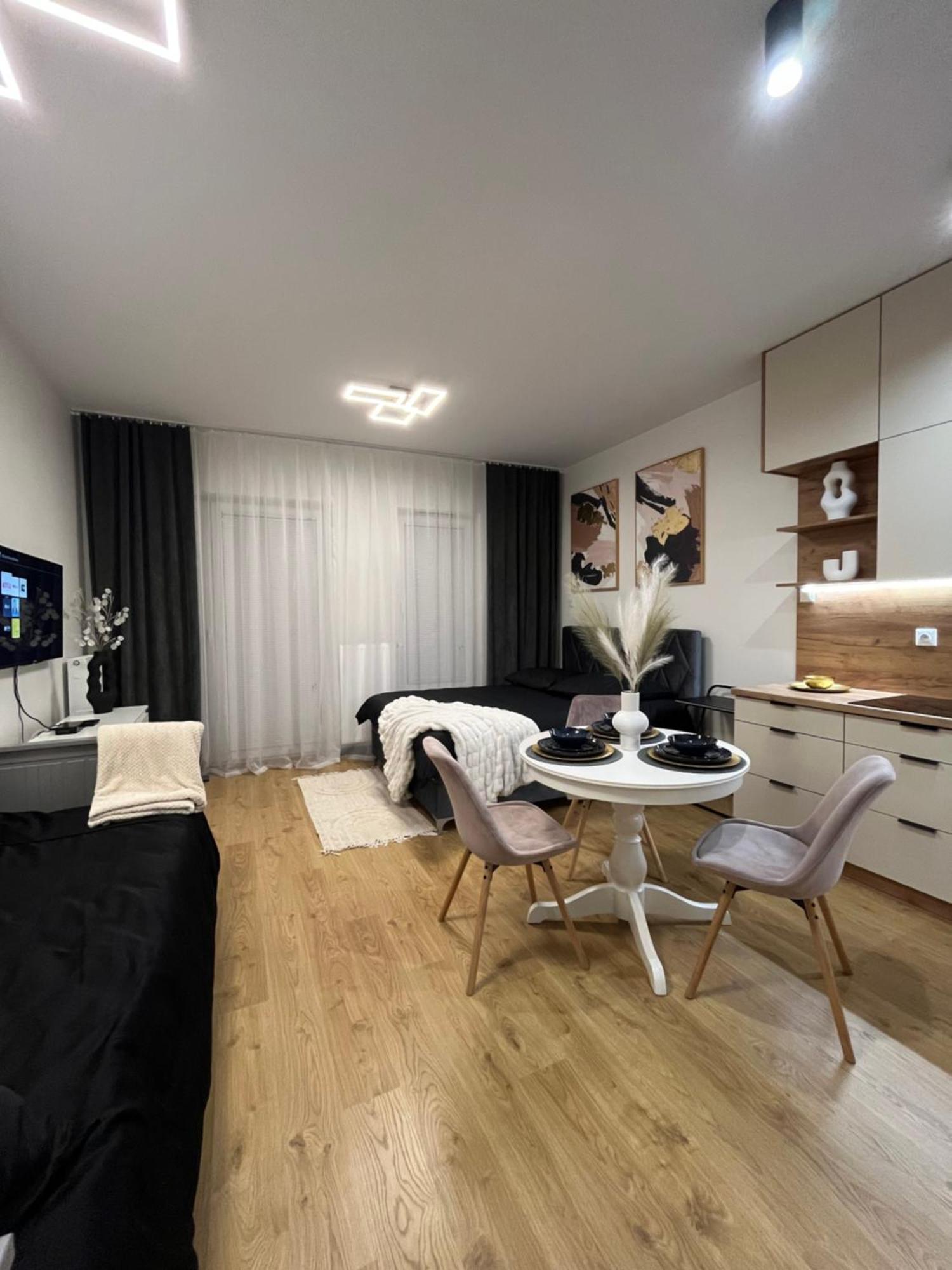 Apartament Nova Klonova Porto Kielce Exterior photo
